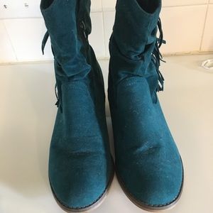 Ladies teal suede fringe boots.